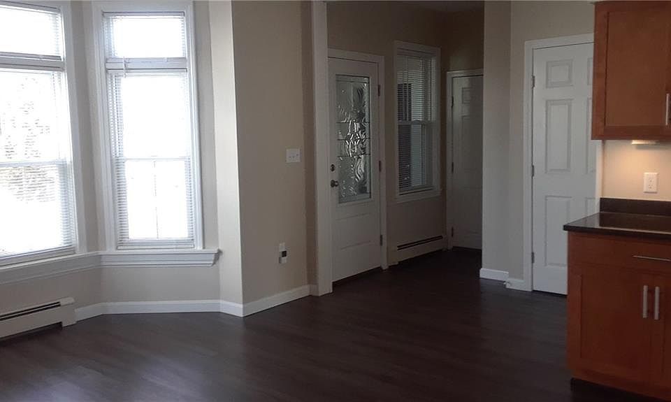 2nd image of 1092 Diamond Hill Rd