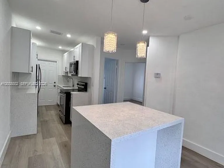 4783 NW Flagler Ter — Photo 3