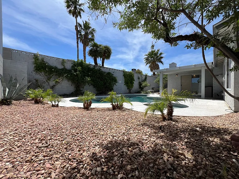 6247 Katella Ave — Photo 29