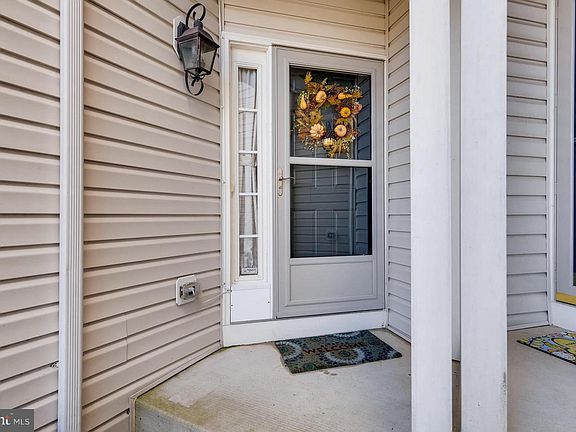 3rd image of 4749 Thistle Hill Dr
