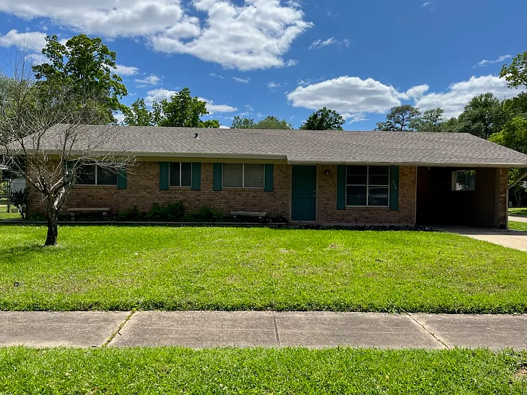 574 Lula Ln — Photo 1