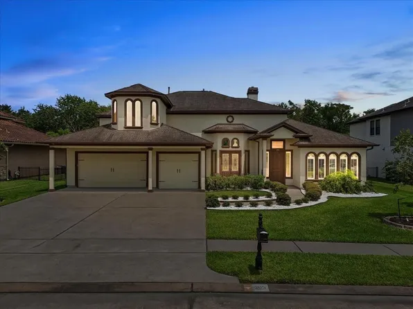 205 Del Monte Dr, Friendswood, TX 77546