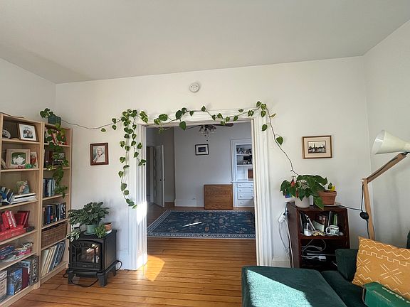 5th image of 76 Carrington Ave