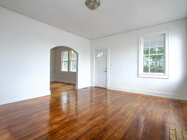1415 Augusta Rd — Photo 2