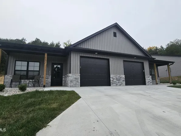 1387 Autumn Ridge Dr, Holts Summit, MO 65043