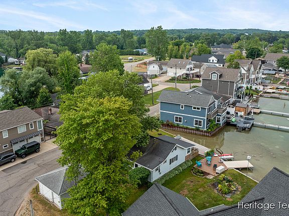 5th image of 499 S Shore Dr