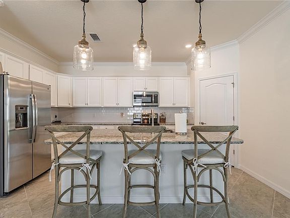 4th image of 11876 Arbor Trace Dr