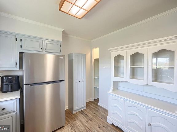 5th image of 4834 E Prospect Rd