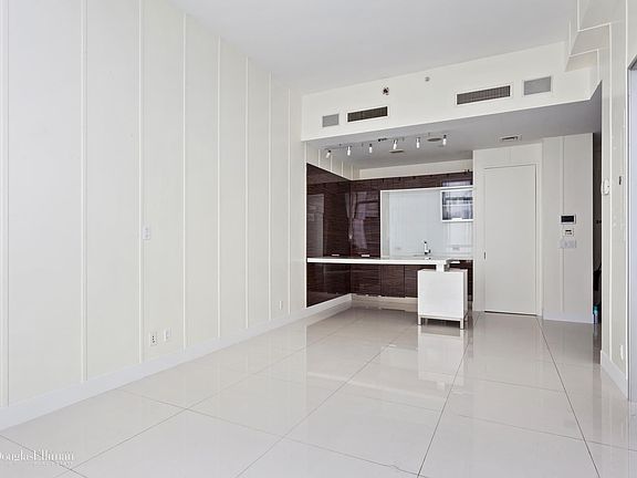 4th image of 111 Fulton St APT 613