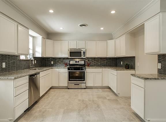 5th image of 2734 Bridal Wreath Ln