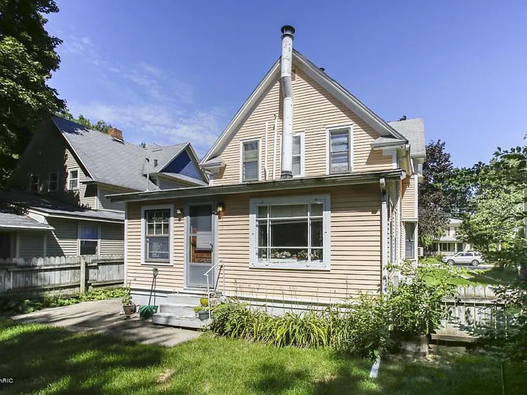 743 Axtell St #2 — Photo 2