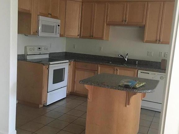 3rd image of 88 N Jackson Ave Unit 212