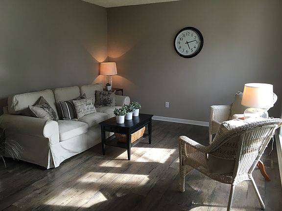 3rd image of 1715 Geri Dr
