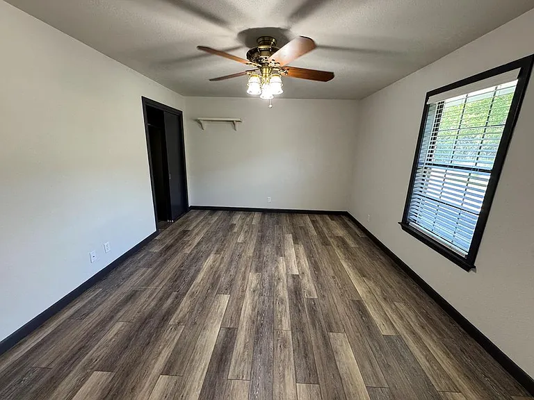 2078 Lower Crabapple Rd — Photo 32