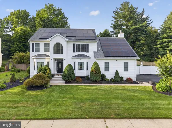 7 Sarah Ct, Monmouth Junction, NJ 08852