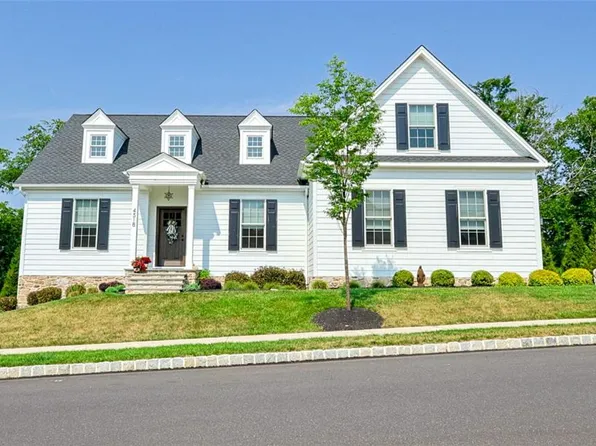 4518 Old Saucon Rd, Bethlehem, PA 18015