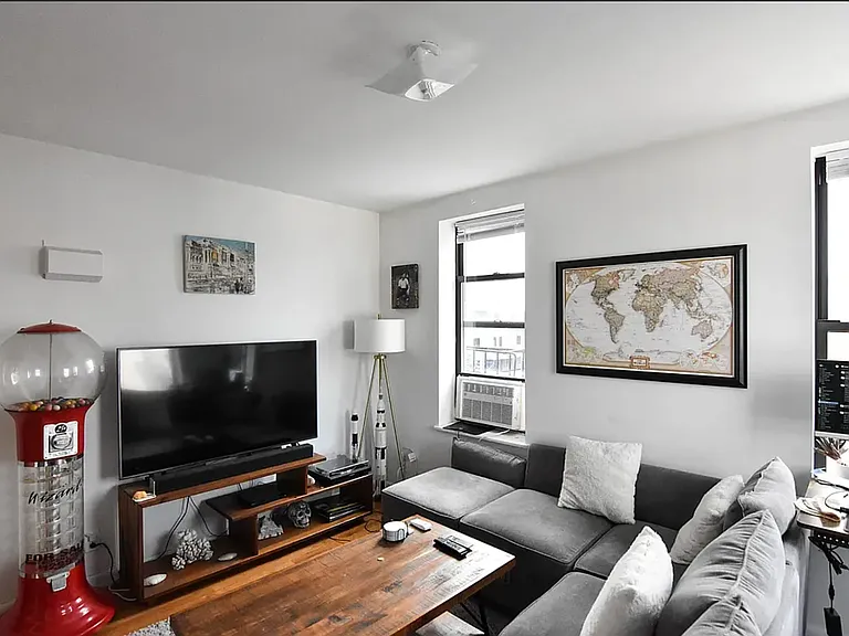 166 N 7th St #4 — Photo 3