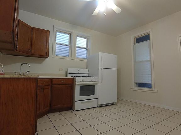 4th image of 1938 N Kimball Ave #2