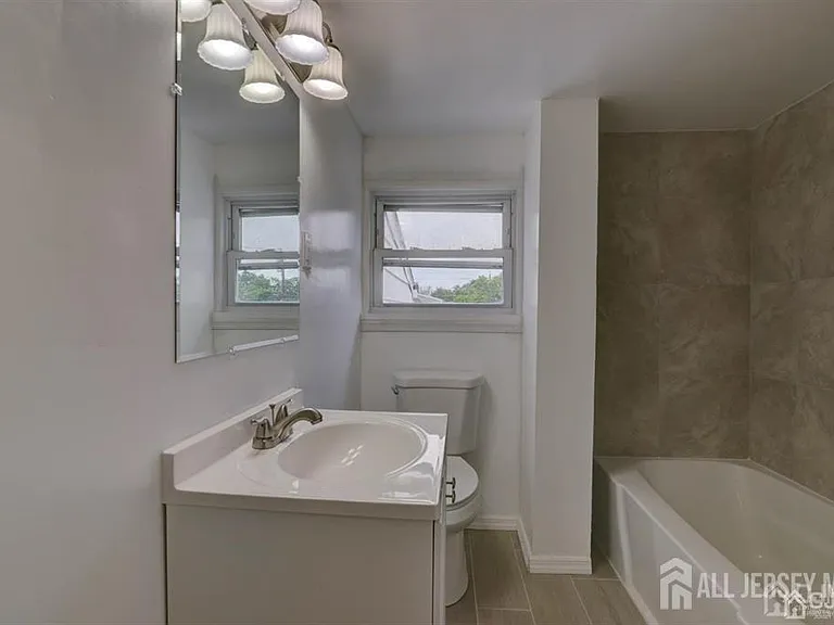 115 Pulaski Ave #B — Photo 4