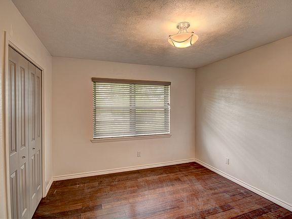 4th image of 107 Sherwood Ln