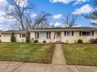 624 E Macarthur Dr, Palatine, IL 60074