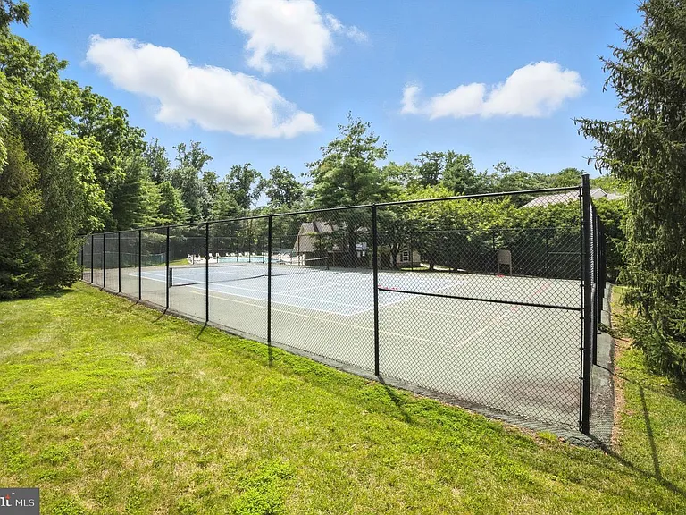 1302 Black Walnut Dr — Photo 13