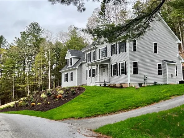 632 Oakwood Dr, Glastonbury, CT 06033