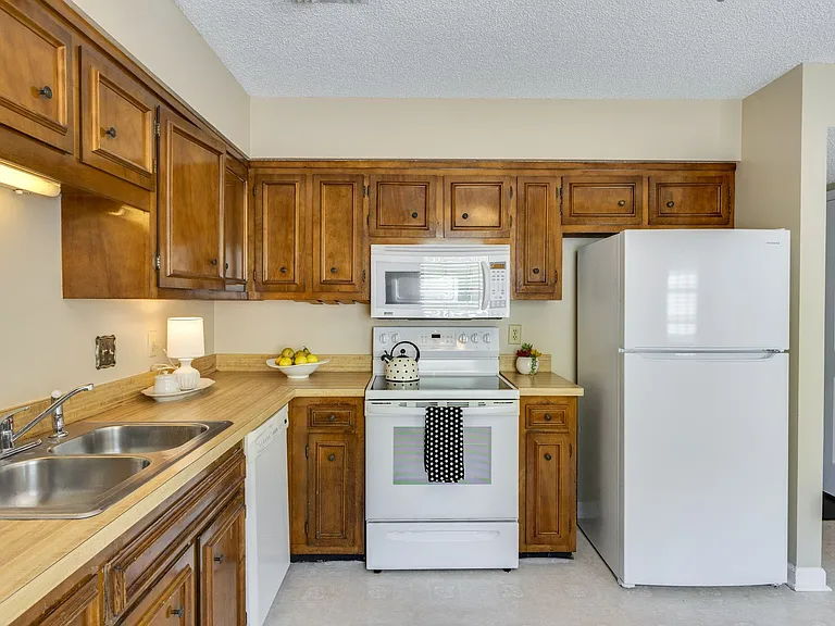 5768 Stone Brook Dr — Photo 13