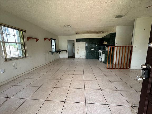 4th image of 16241 NW 18th Ave