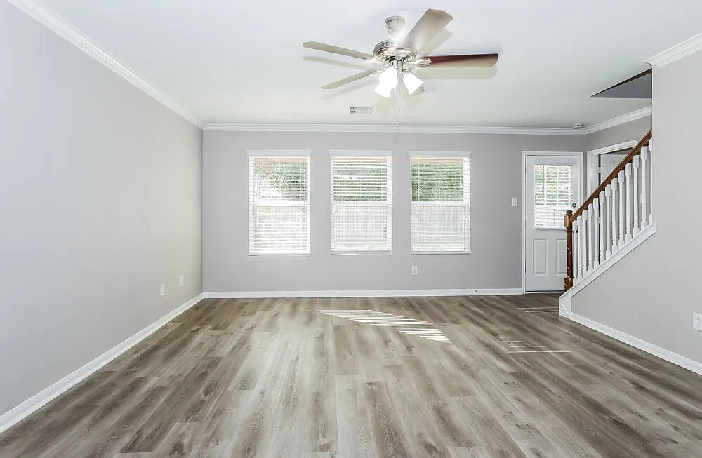 4 bed, 2.5 bath, 2096 sqft, $2,660 — Photo 4