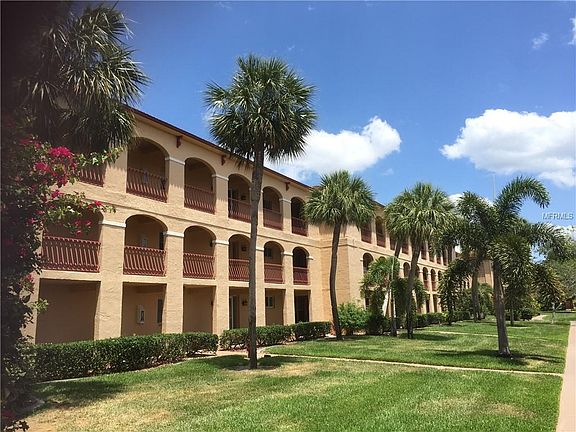2nd image of 1 Colony Point Dr APT 14B