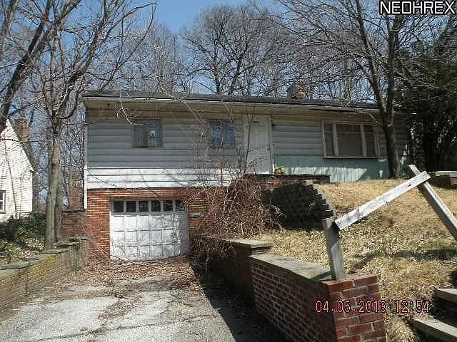 1903 Torbenson Dr photo 1