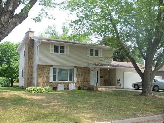 2nd image of 1001 Van Buren Ave