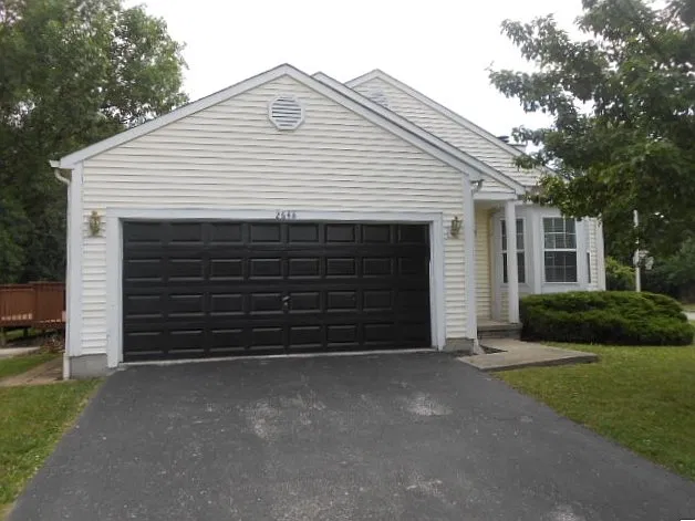 3 bed, 2.0 bath, 1262 sqft, $2,030 — Photo 1
