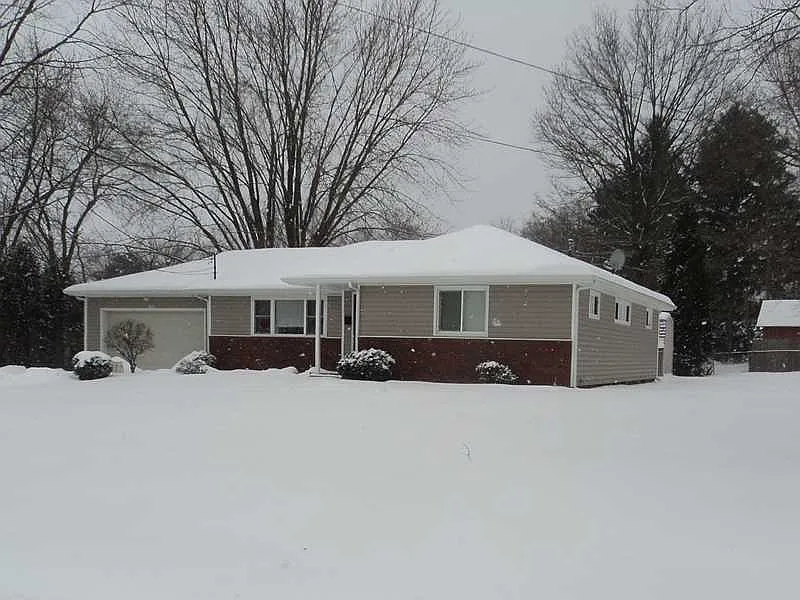 545 N Buhl Farm Dr photo 1