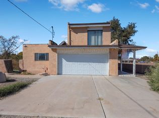 35 Clarence Rd, Los Lunas, NM 87031