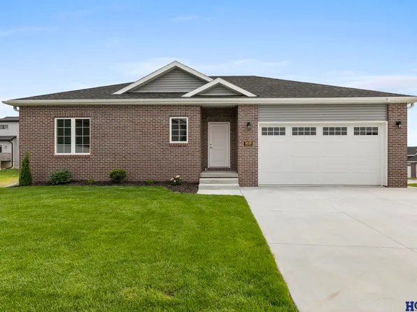 5838 94th St, Lincoln, NE 68526