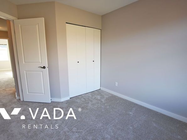 3 bedroom rental in Surrey — photo 15