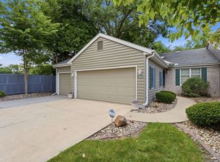 4025 36th Avenue Ct, Moline, IL 61265