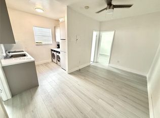 1043 NW 2nd St APT 16, Miami, FL 33128