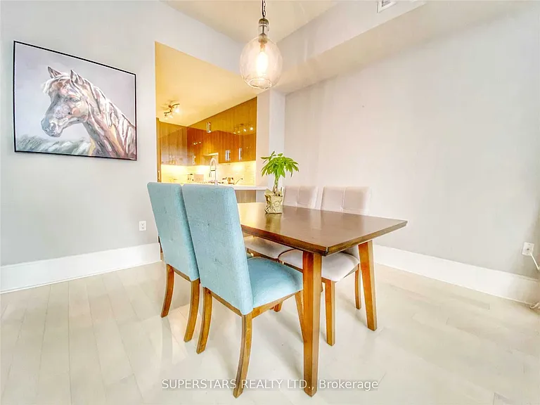 29 Queens Quay E #Townhouse 125 — Photo 10