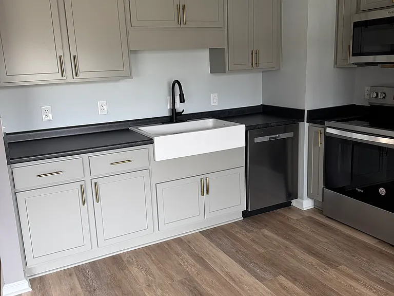 805 Rushing St — Photo 2