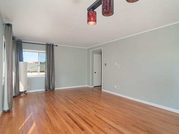 5th image of 4560-62 Narragansett Ave