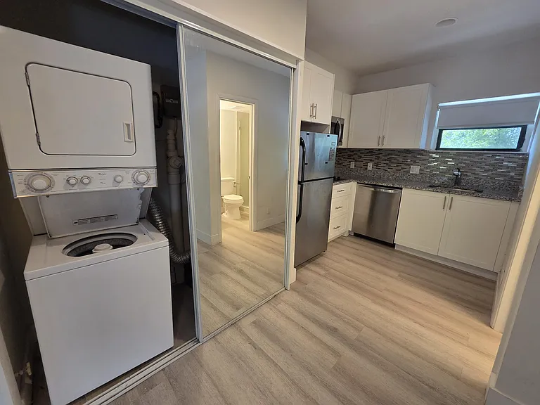 1109 E Broward Blvd #12 — Photo 3