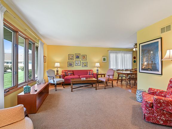 2nd image of 18033 Hawaii Ct