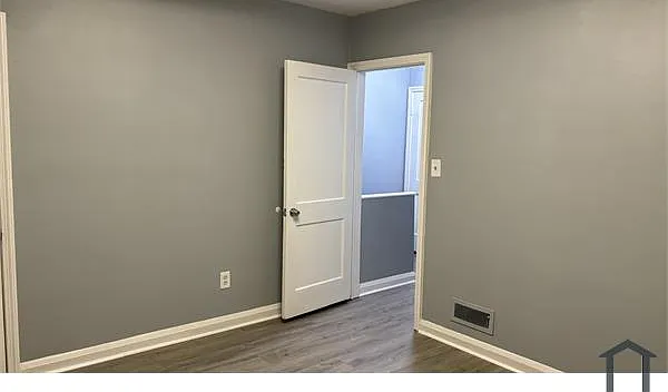 1045 Cameron Rd — Photo 36