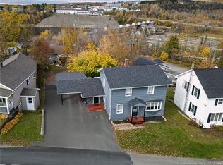 136 Front St, Grand Falls, NB E3Z 2S6