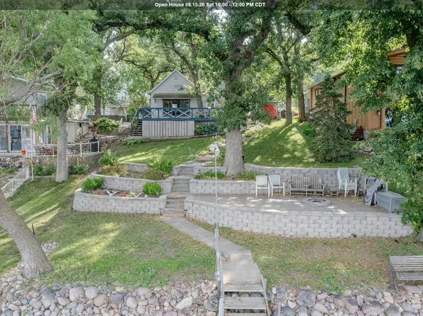16603 Shoreline Dr, Spirit Lake, IA 51360