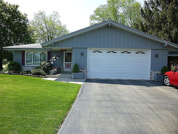 4th image of 1315 W Daniel Ln