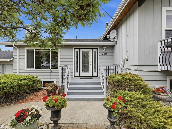 3rd image of 230 Vista Pl